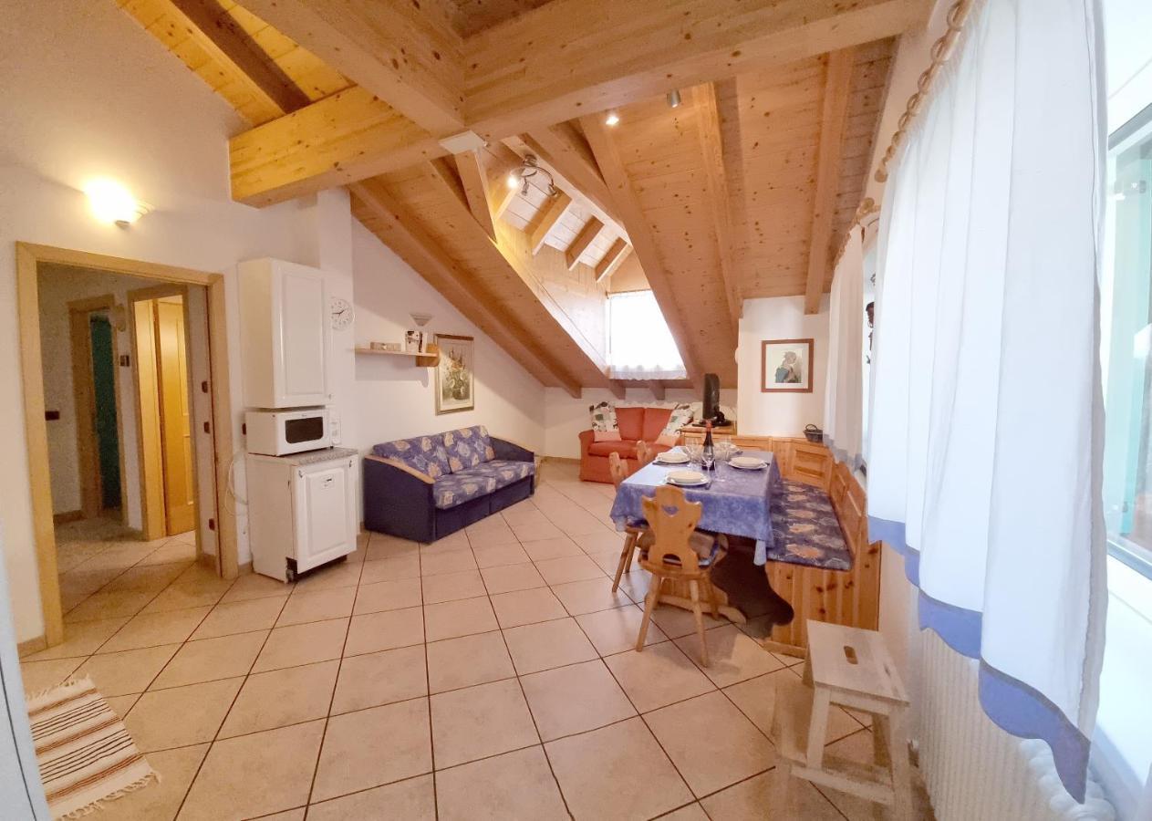 Ciapia Apartment Campitello di Fassa Bagian luar foto